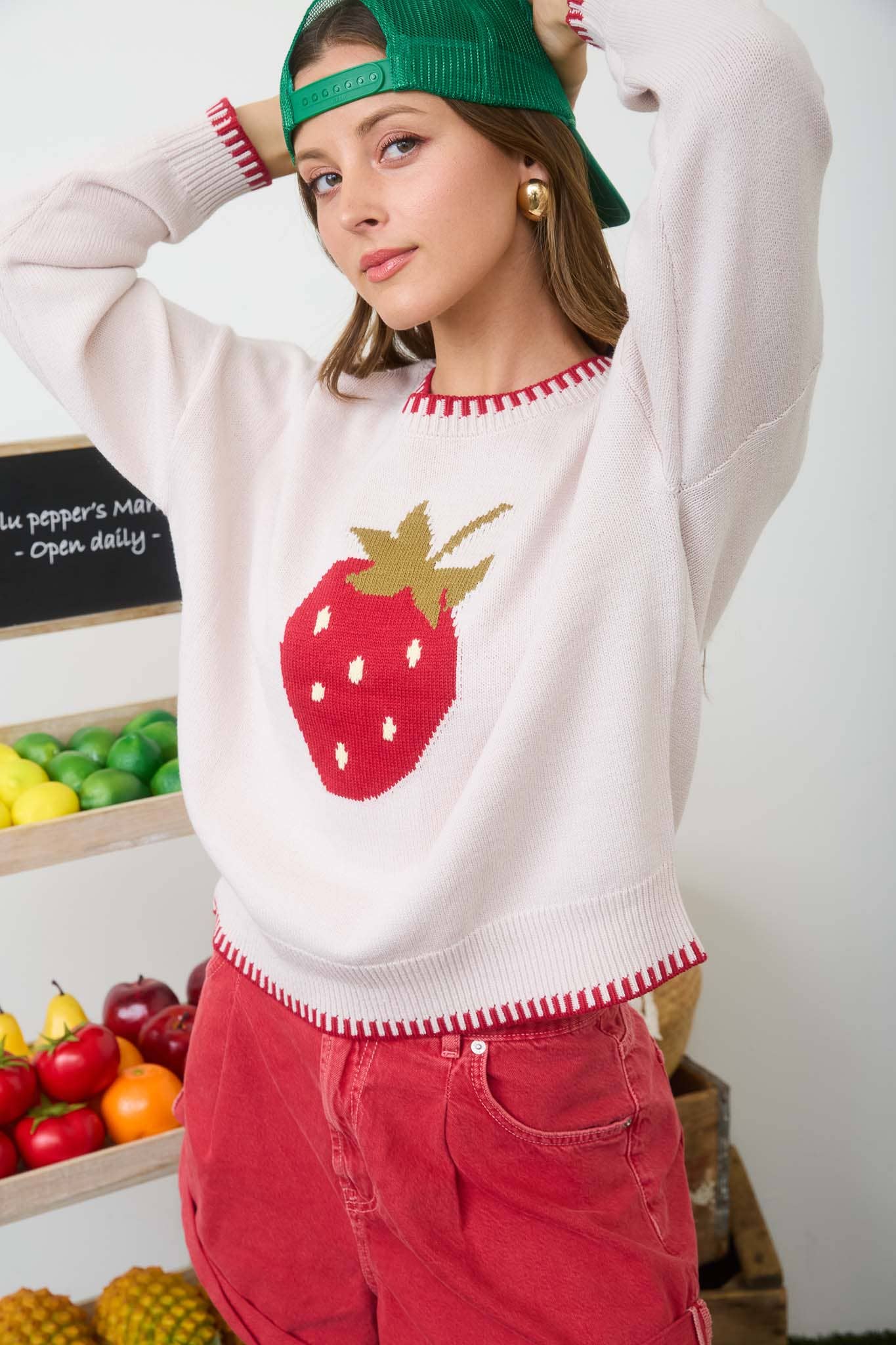 STRAWBERRY MOTIF CONTRAST STITCH KNIT PULLOVER