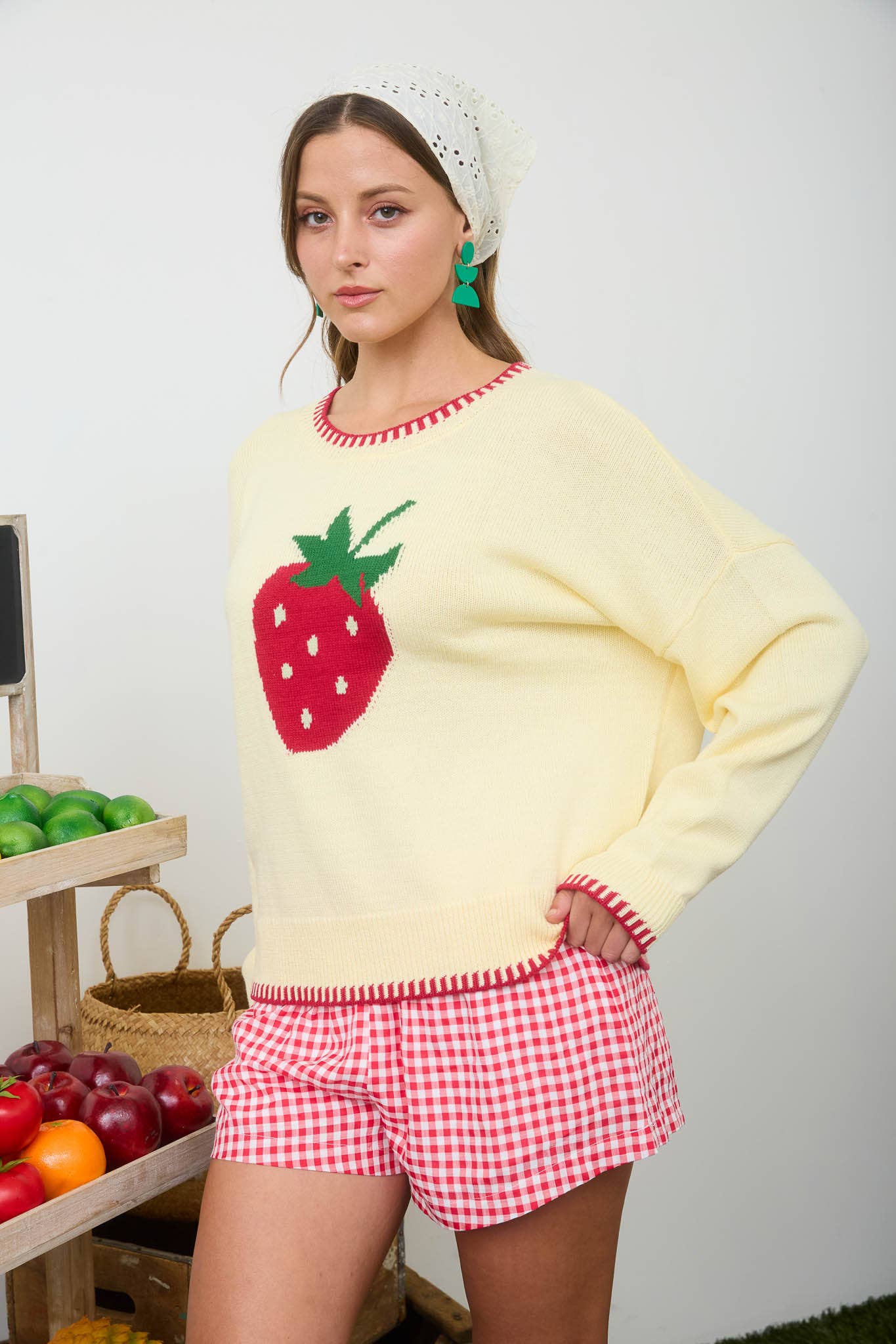 STRAWBERRY MOTIF CONTRAST STITCH KNIT PULLOVER