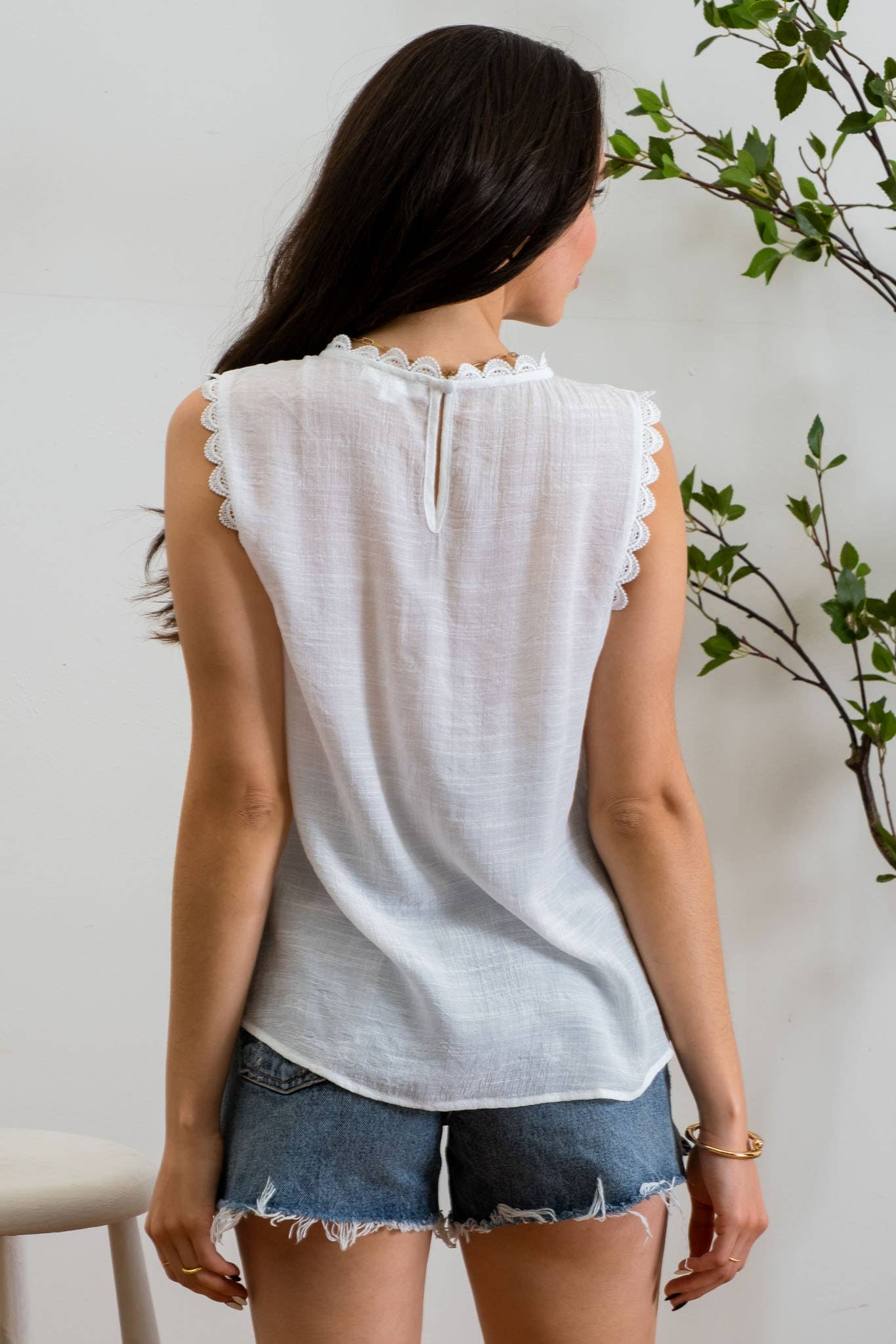 SLEEVELESS LACE EDGE WOVEN TOP