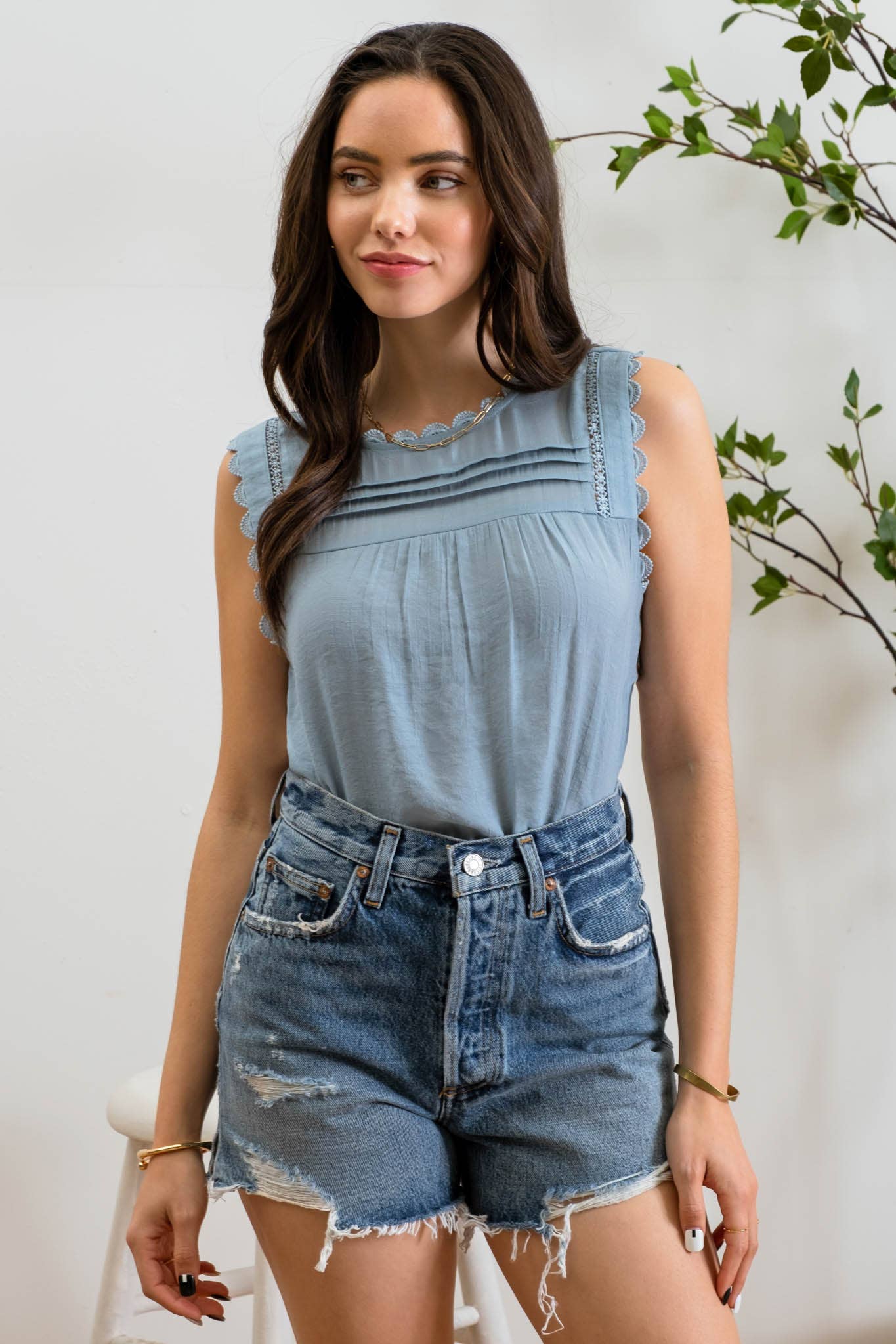 SLEEVELESS LACE EDGE WOVEN TOP