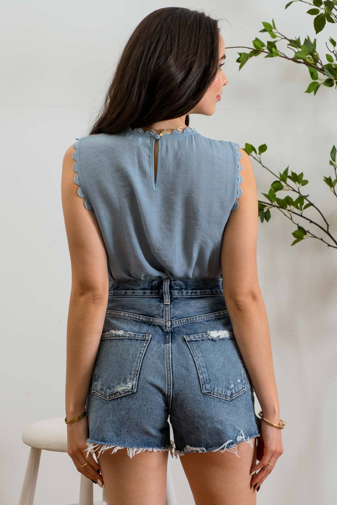 SLEEVELESS LACE EDGE WOVEN TOP