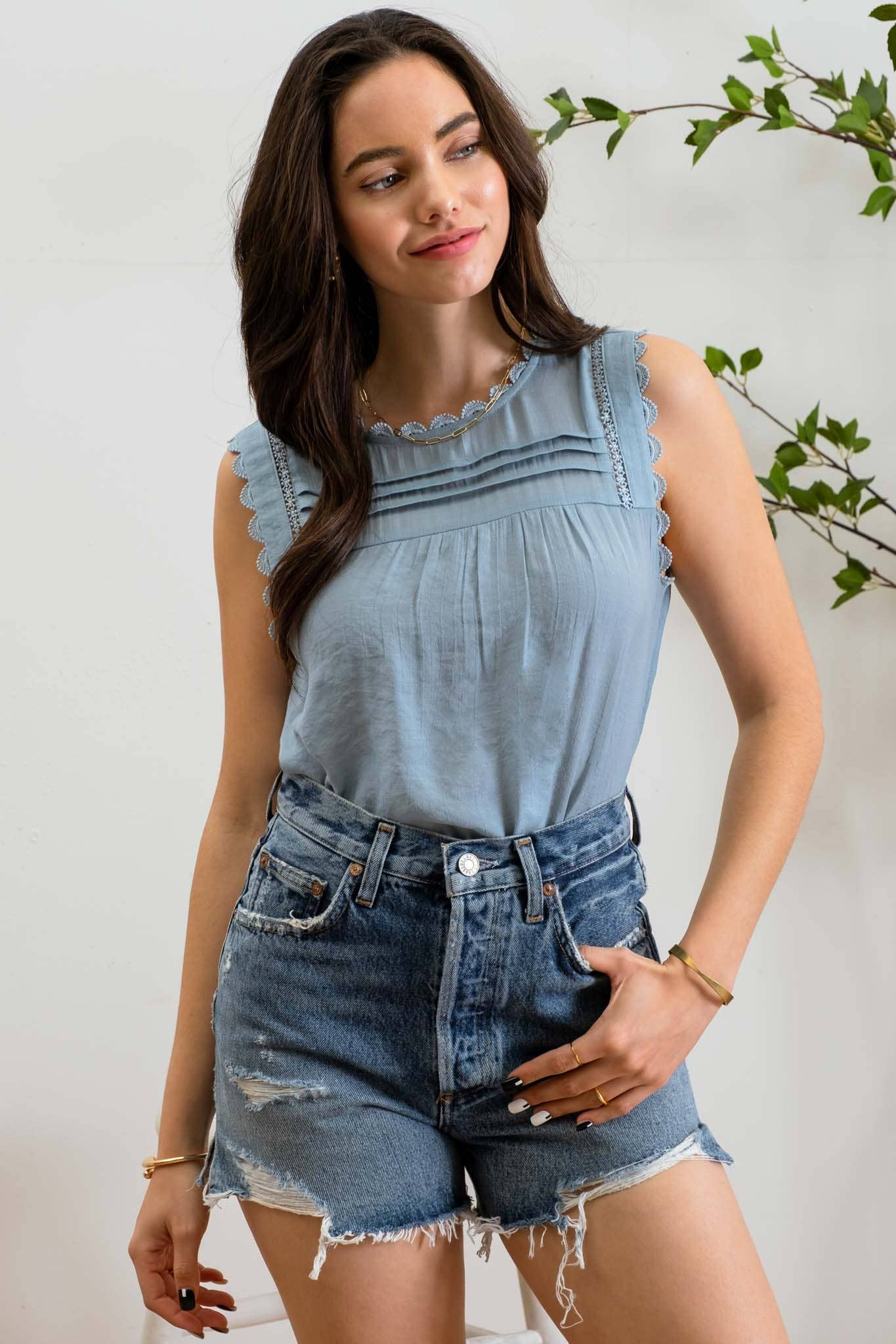 SLEEVELESS LACE EDGE WOVEN TOP