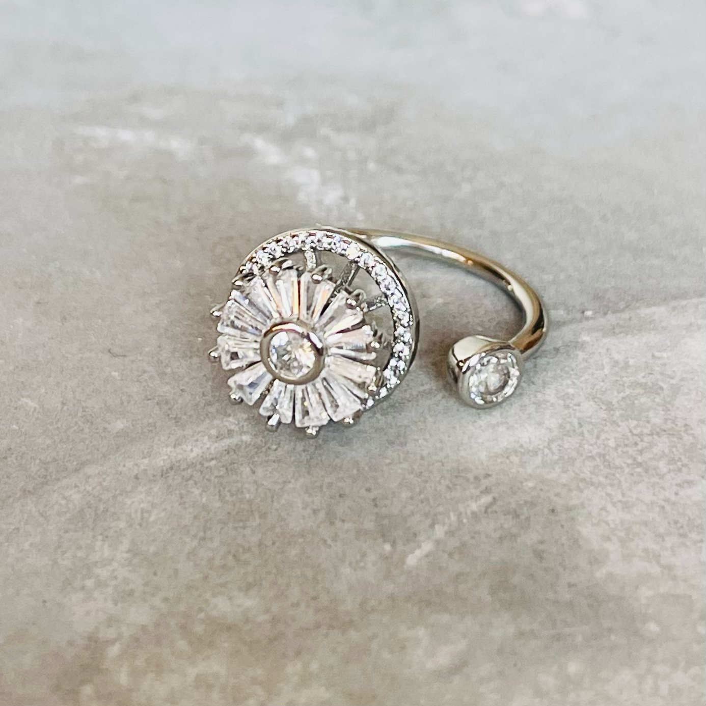 Flower Spinner Ring - Adjustable Floral Jewelry for Women