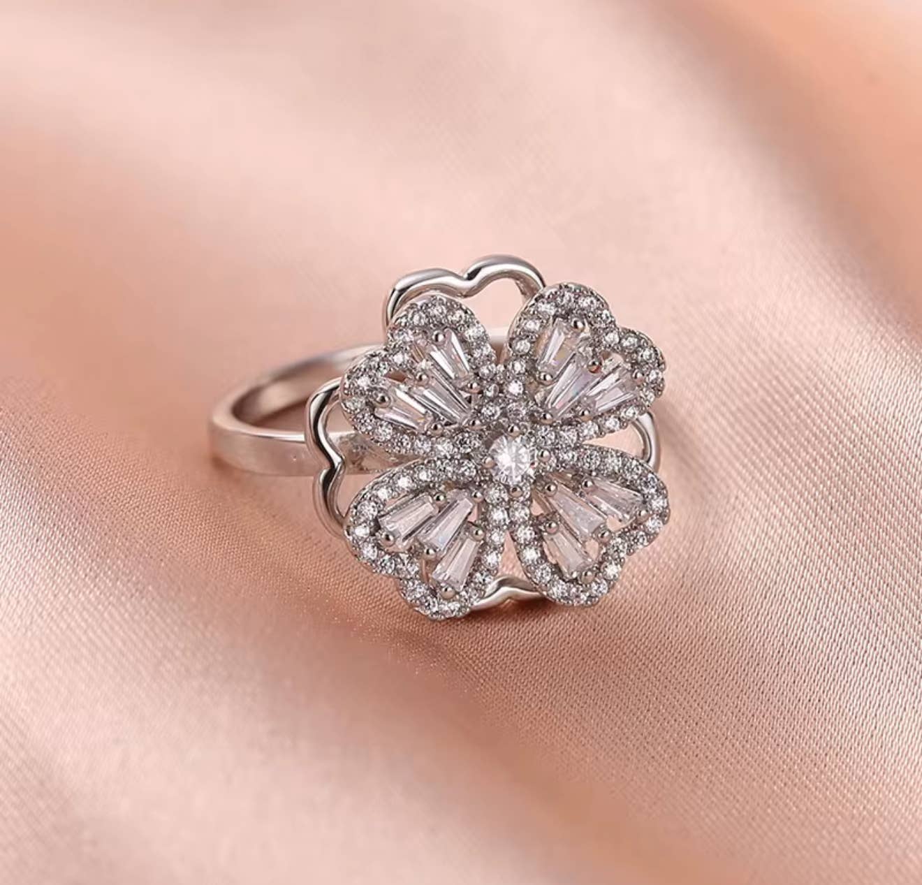 Spinner Flower Ring – Dual Tone Gold & Silver Fidget Spinner