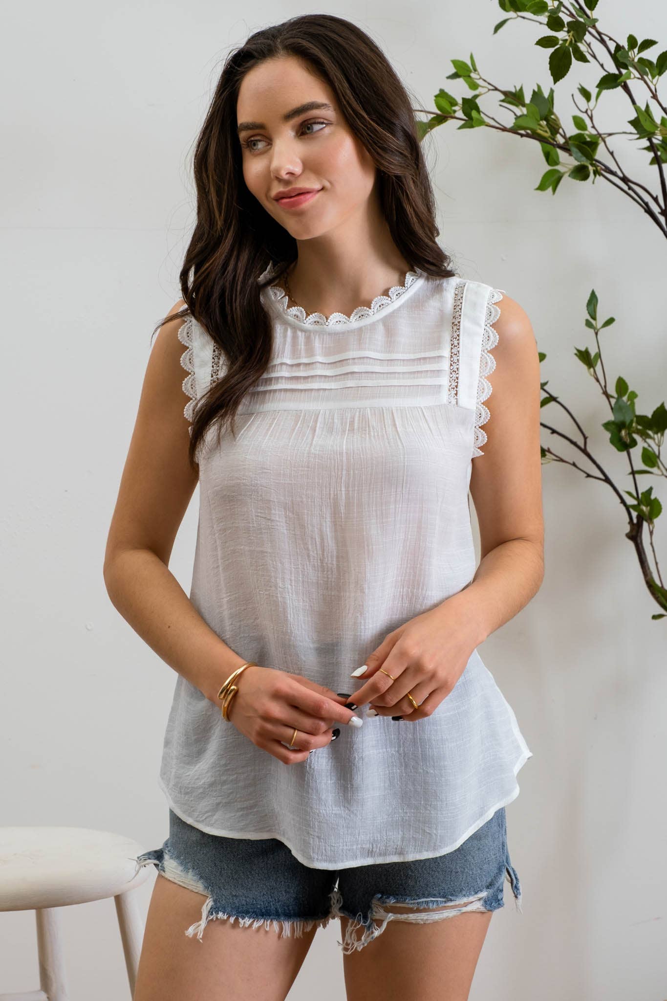 SLEEVELESS LACE EDGE WOVEN TOP